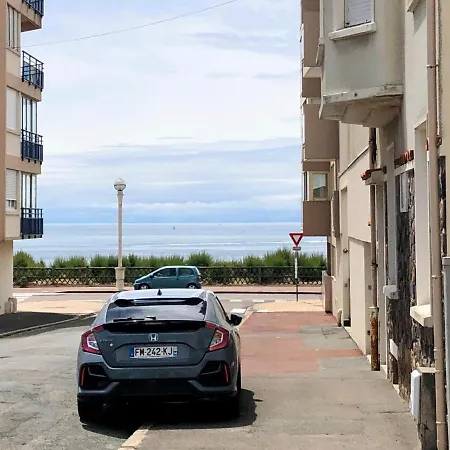 Tres Proche Avec Parking Et Balcon 아파트 *